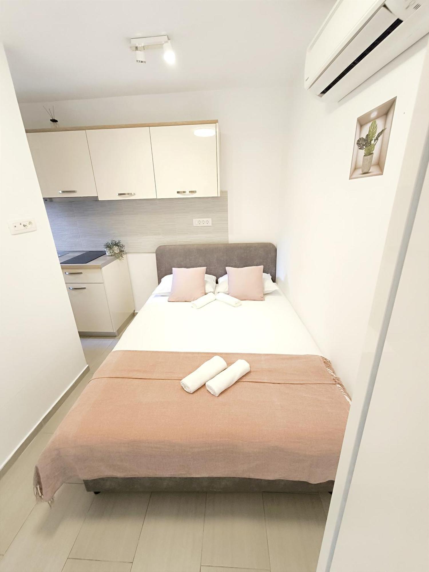 Central Apartment & Room Niko Split Ngoại thất bức ảnh