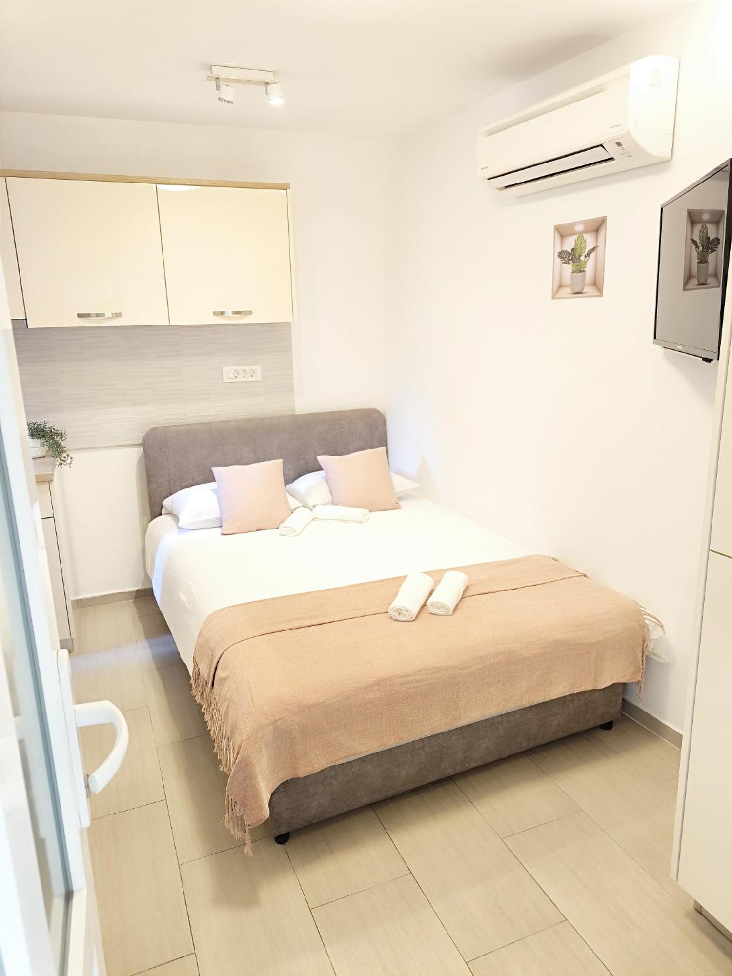 Central Apartment & Room Niko Split Ngoại thất bức ảnh